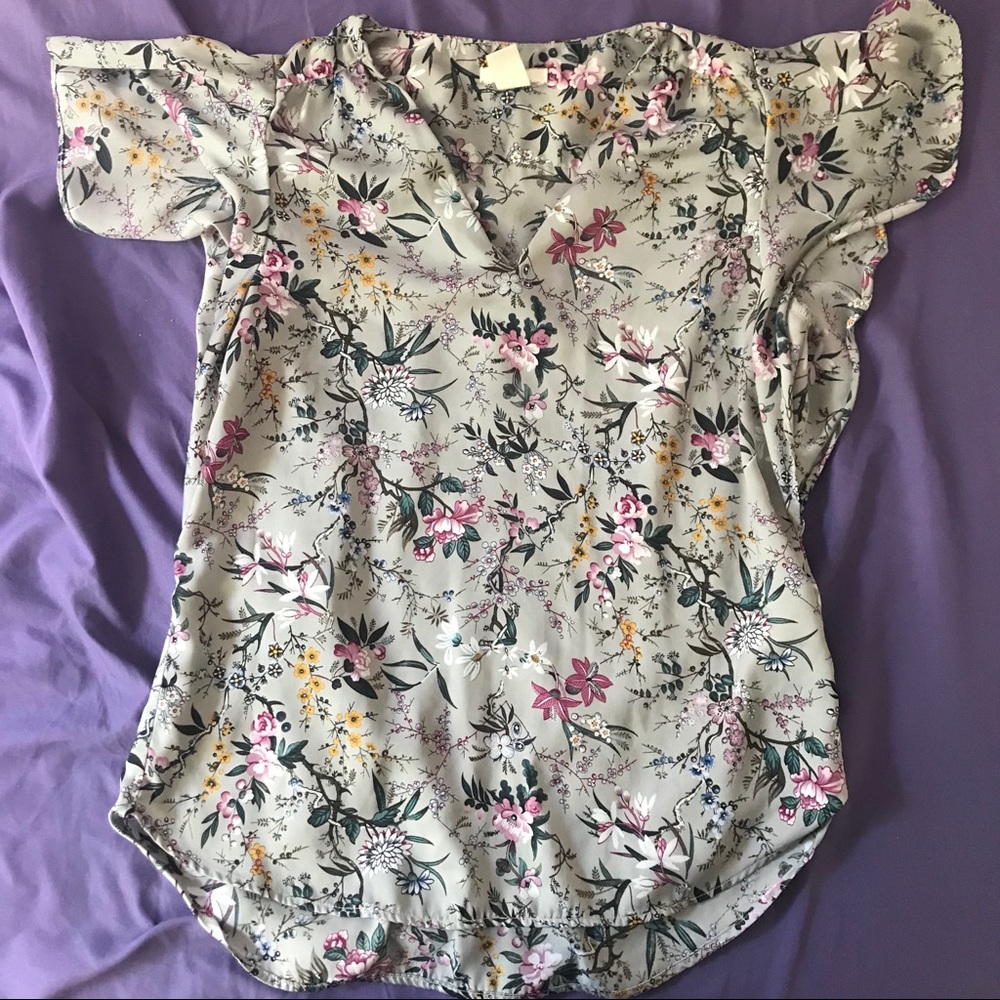 3 for $15 | Floral satin top
